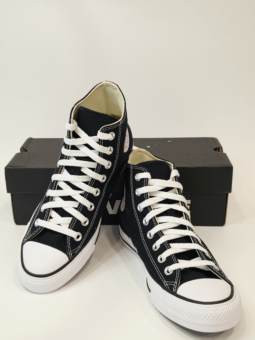 Converse Chuck Taylor All Star Hi Black High Top Sneakers – Women 8.5 Men 6.5